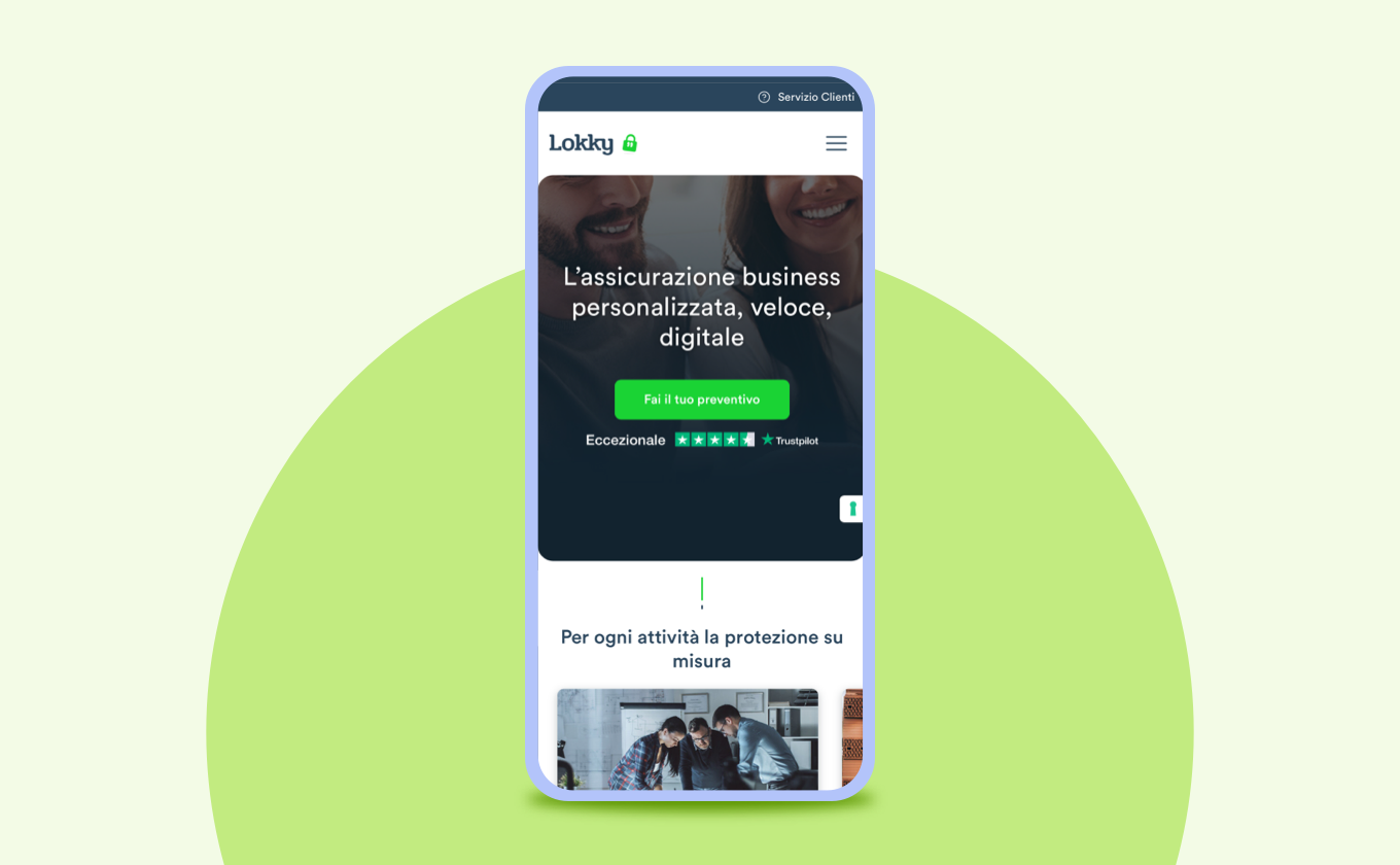 L'immagine di uno smarphone con la schermata di homepage del sito di Lokky