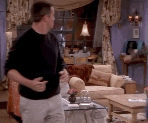 Questa GIF è di Friends Joey placca Chandler in una iconica puntata di Friends